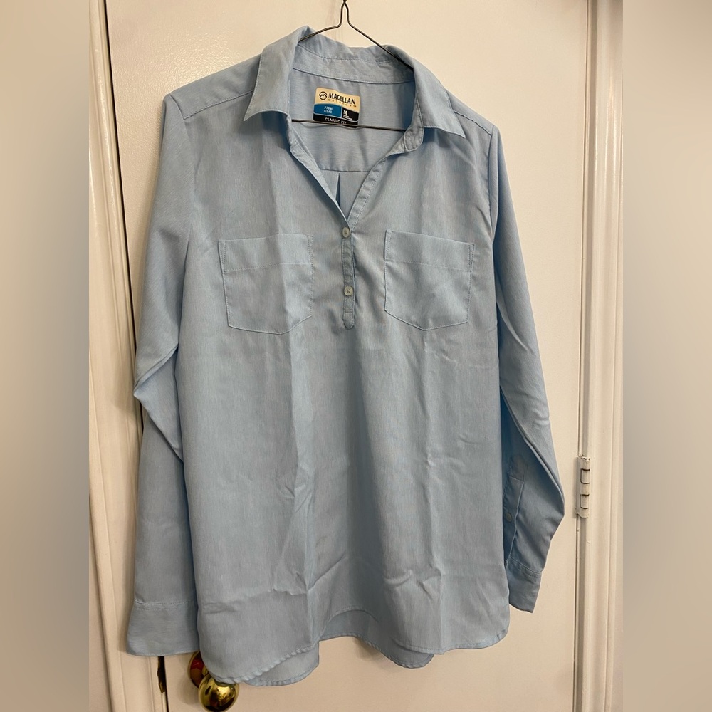 Magellan Outdoors Light Blue Casual Button Down Shirt